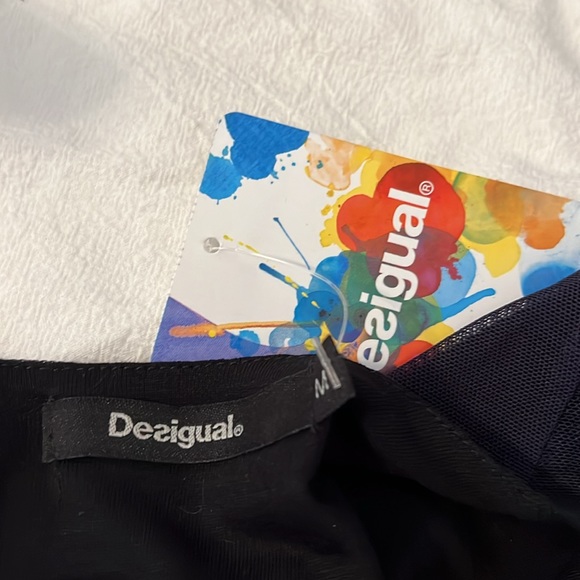 Navy blouse with flower detail, Size M - Picture 4 of 5